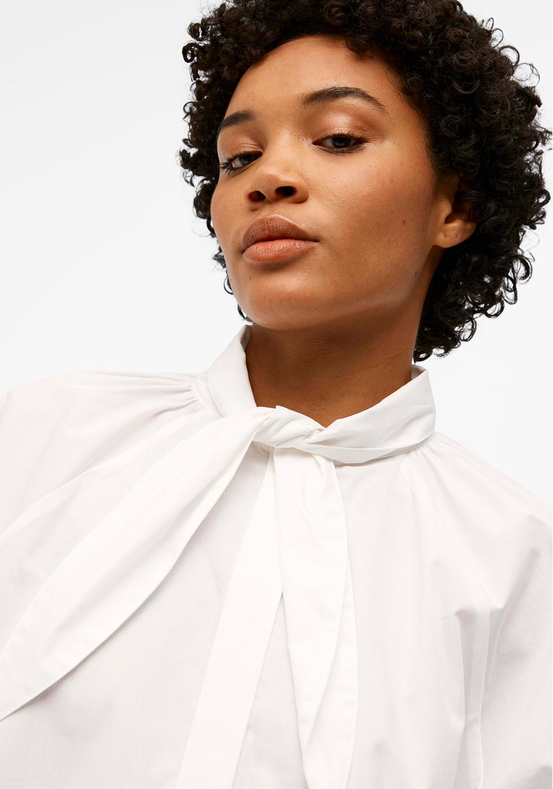 Object Alex Bow Tie Shirt, Cloud Dancer