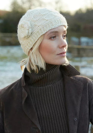 Pachamama Chamonix Flower Beanie, Cream