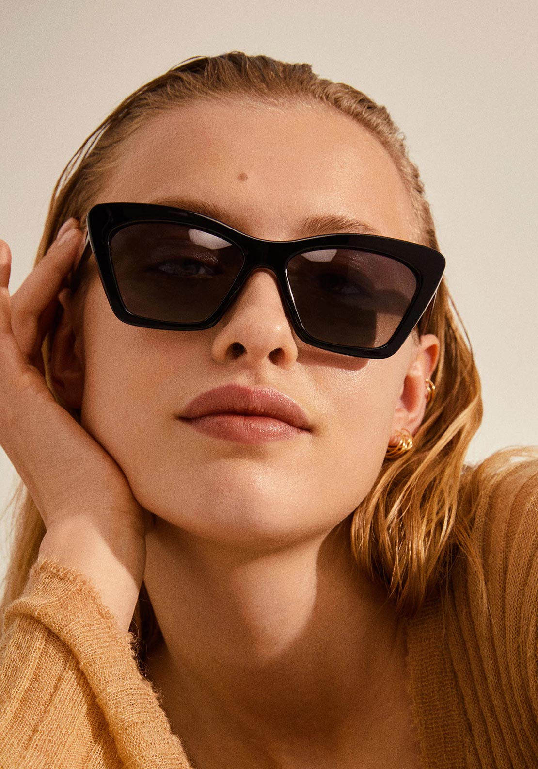 Pilgrim Dakota Sunglasses, Black
