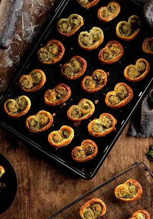 Stellar Non-Stick Baking Tray, 24 x 18cm