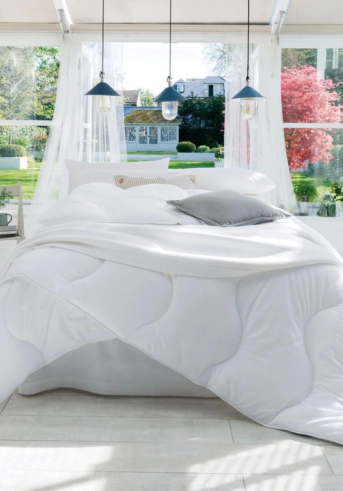The Fine Bedding Company Breathe Duvet, Four Seasons