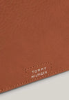 Tommy Hilfiger Men’s Premium Leather Wallet, Warm Cognac