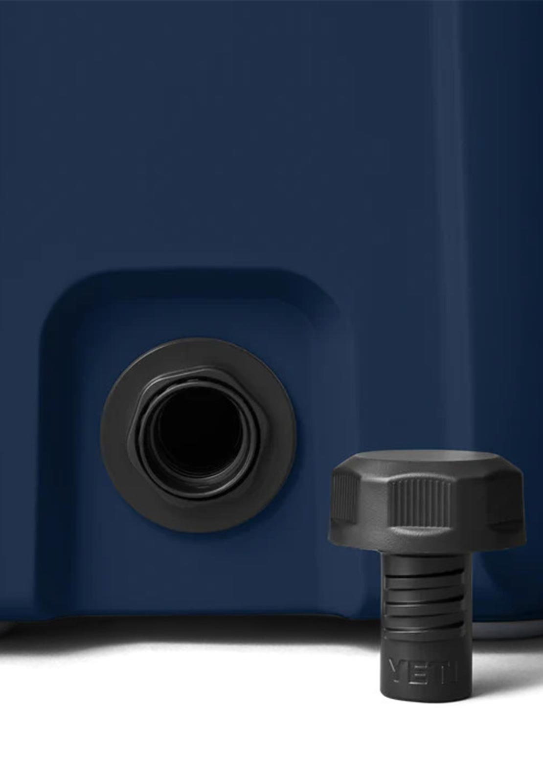 YETI Roadie 15 Cool Box, Navy