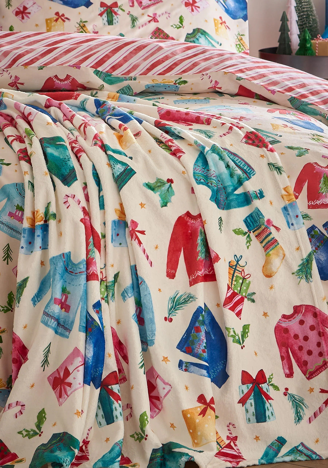 Catherine Lansfield Jolly Christmas Jumper Throw