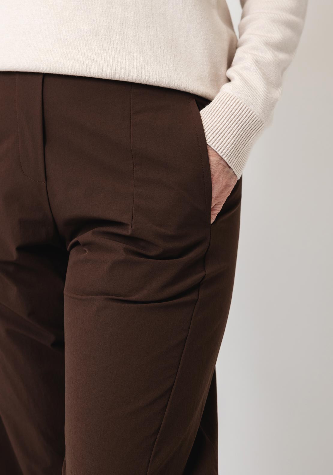 DARLING LIGHTWEIGHT CROPPED BARREL TROUS