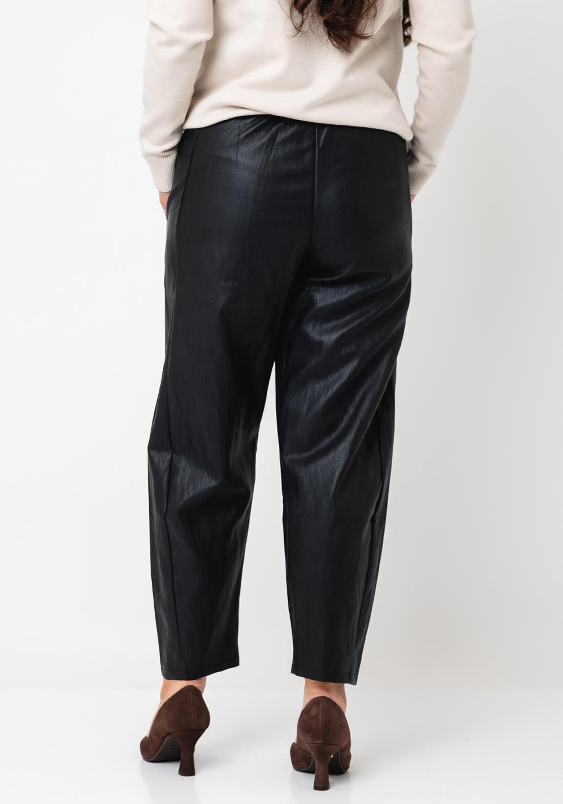 DARLING PVC CROPPED BARREL TROUSER