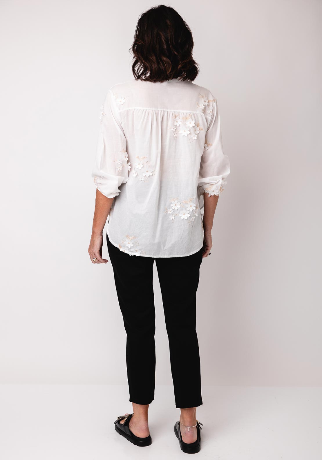 d.e.c.k by Decollage One Size 3D Flower Blouse, White