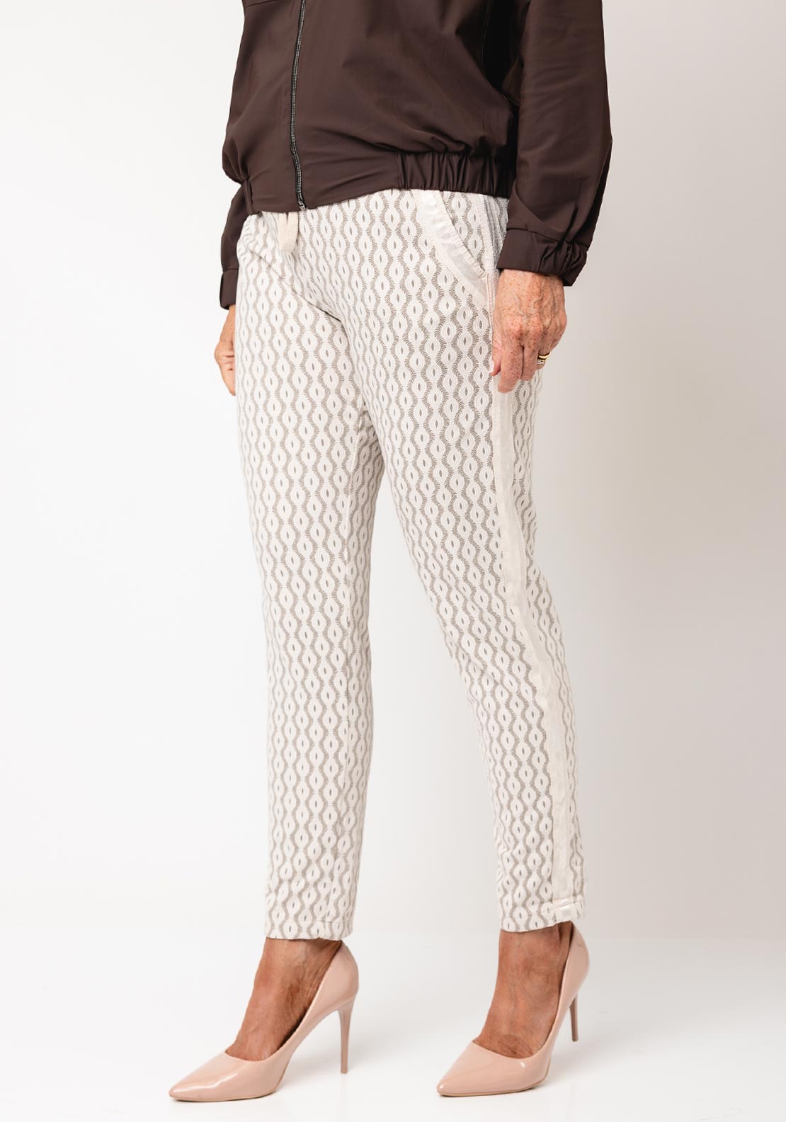 d.e.c.k by Decollage Slim Fit Joggers, Beige