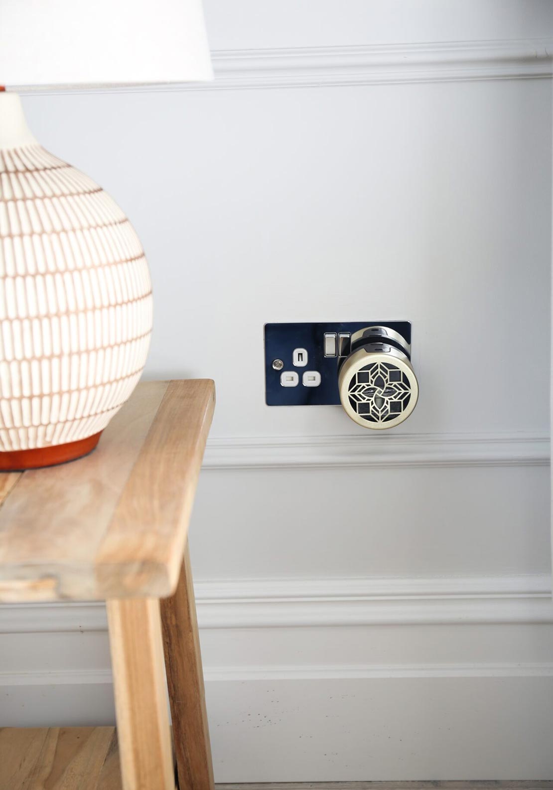 Max Benjamin French Linen Water Wall Fragrance Diffuser
