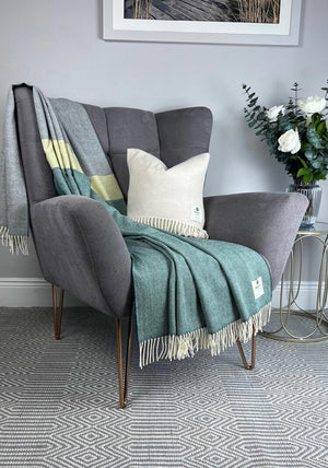 McNutt of Donegal Lambswool Dublin Throw, Green