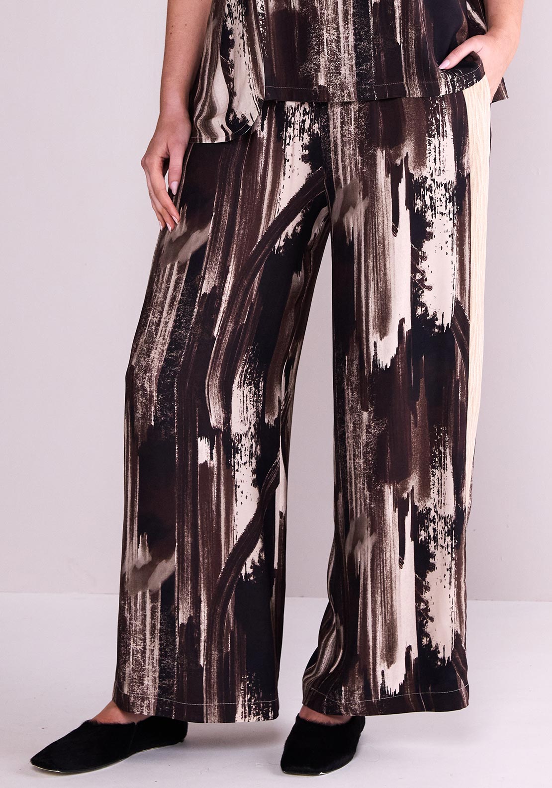Ora Printed Contrast Stripe Wide Leg Trousers, Brown