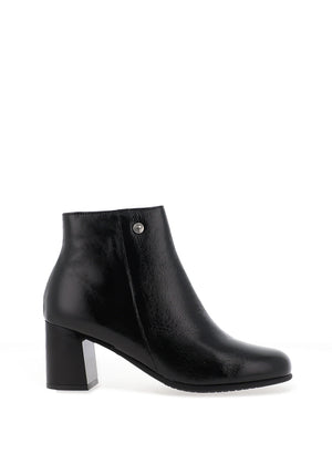 Pitillos Pebbled Leather Round Toe Ankle Boots, Black