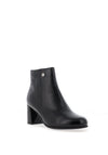 Pitillos Pebbled Leather Round Toe Ankle Boots, Black