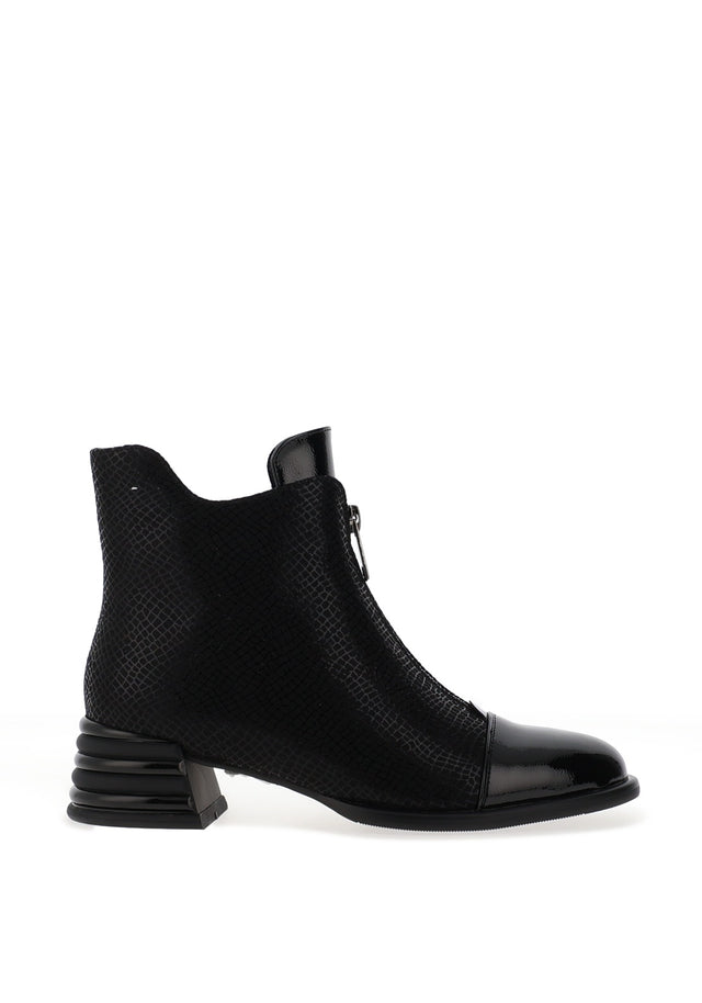 ESSENTIAL FOOTWEAR SHOE
