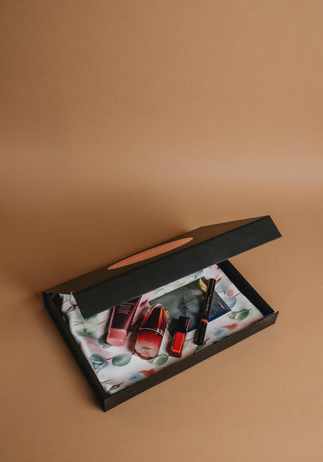 McElhinney’s Shiseido & Scarf Gift Box