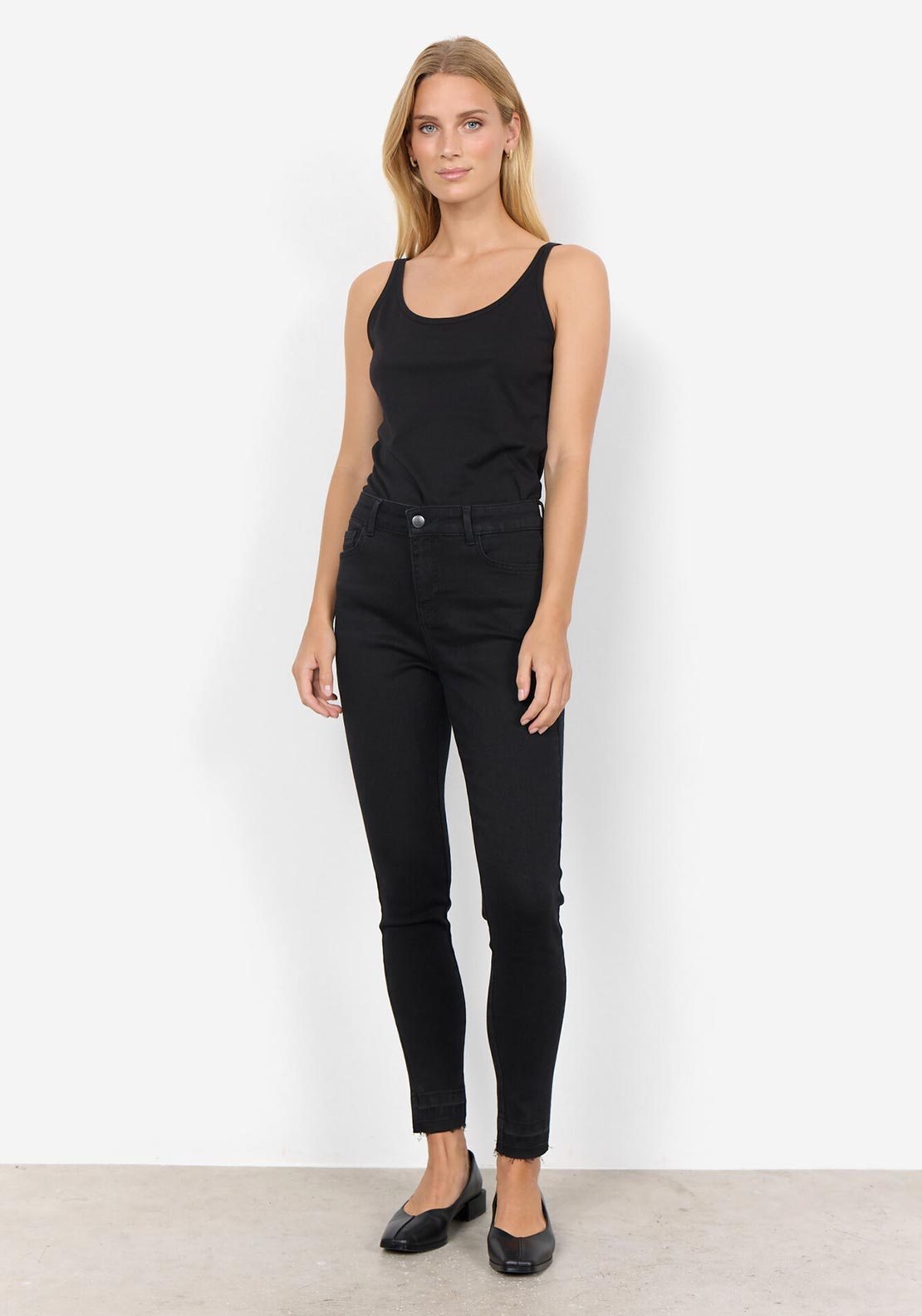 Soyaconcept Pylle Basic Scoop Neck Cami, Black