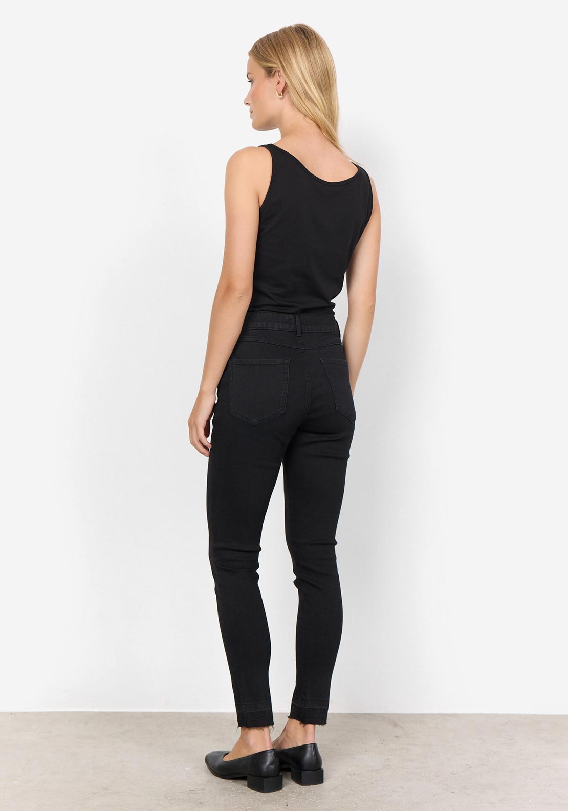 Soyaconcept Pylle Basic Scoop Neck Cami, Black