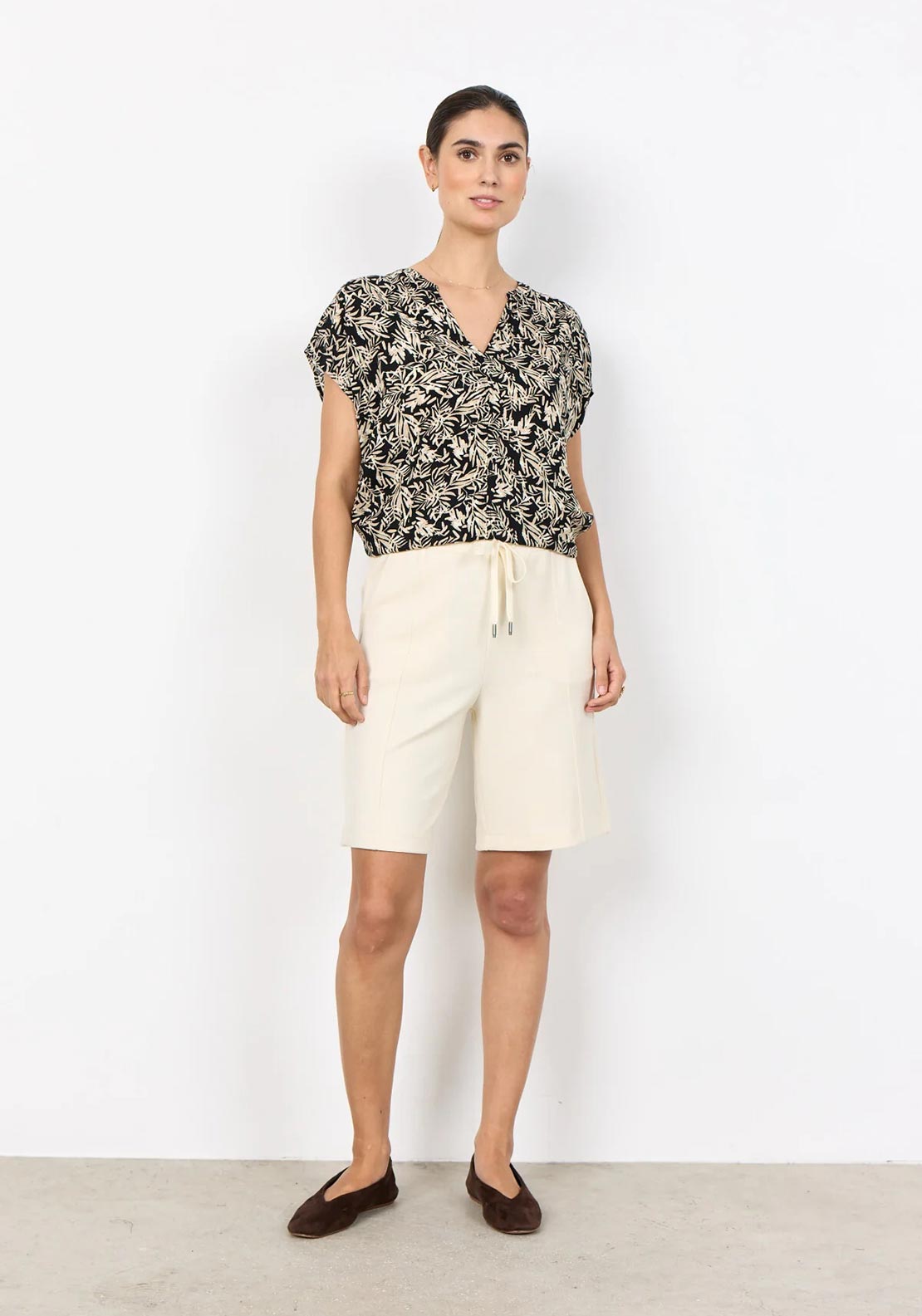 Soyaconcept Leaf Print V-Neck Blouse, Black and Beige