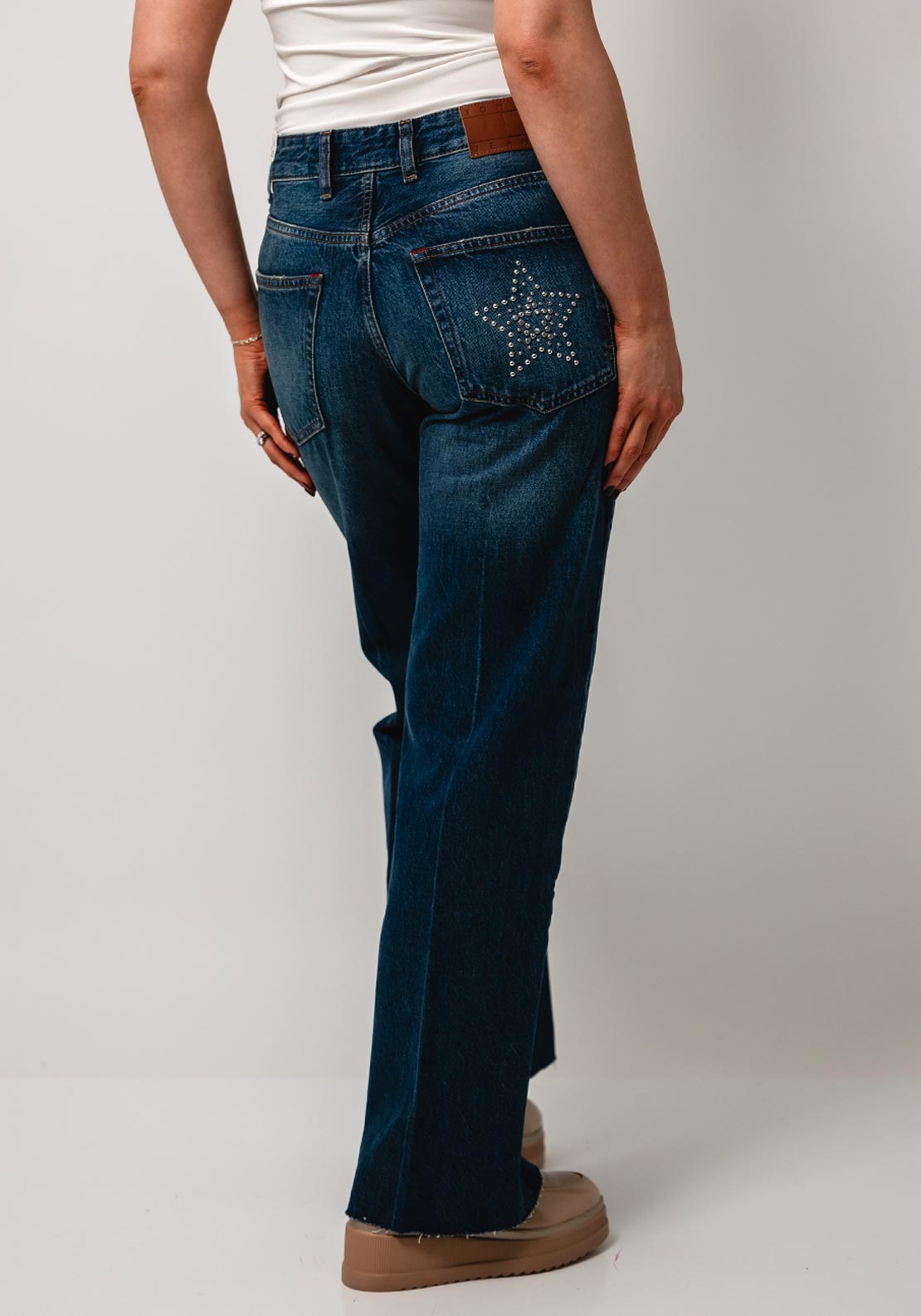 Tommy Jeans Women’s Mia Studded Star Straight Jeans, Blue