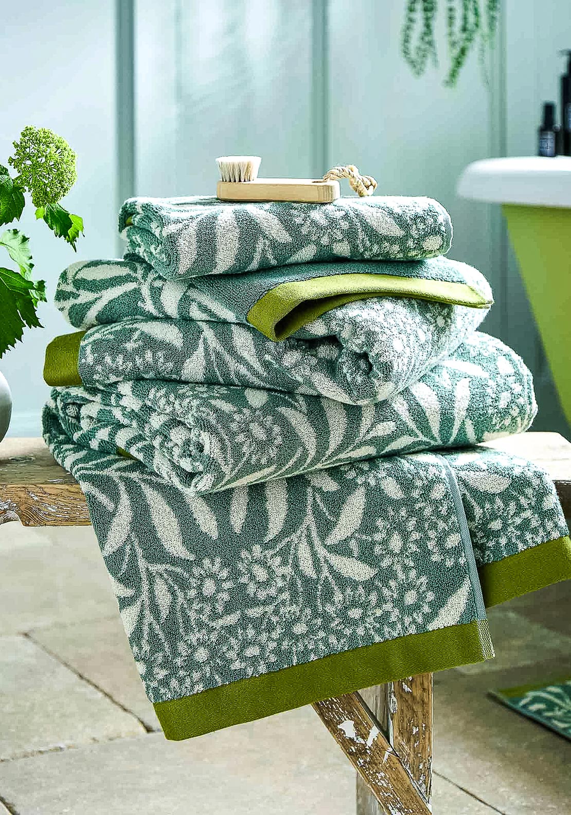 William Morris Michaelmas Daisy Towel, Green