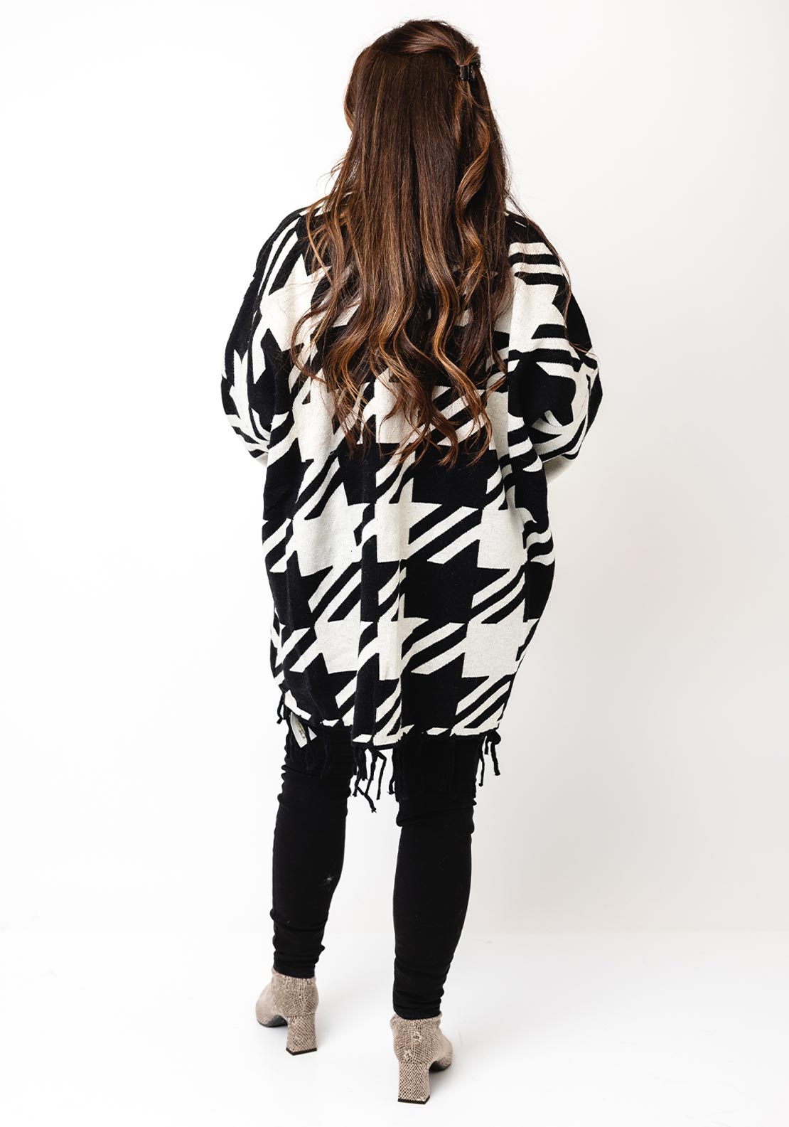 Serafina Collection One-Size Houndstooth Print Cape, Black