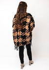 Serafina Collection One-Size Houndstooth Print Cape, Tan