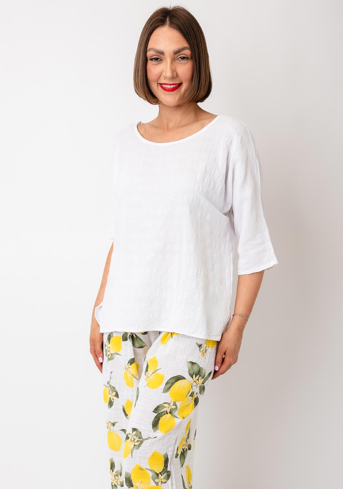 Serafina Collection One Size Textured Top, White