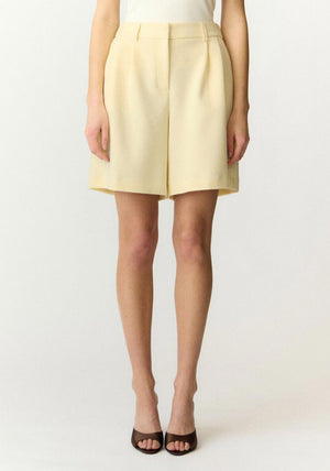 YAS Likka Mid Waist Shorts, Yellow