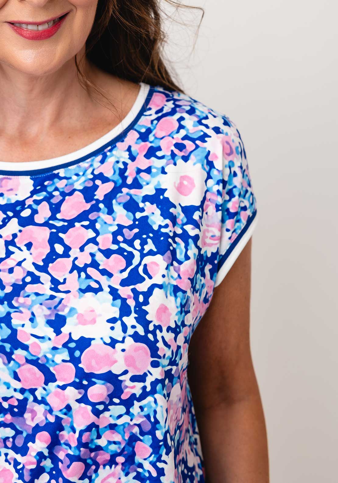 Yew Blurred Print Ribbed Trim Top, Blue and Pink