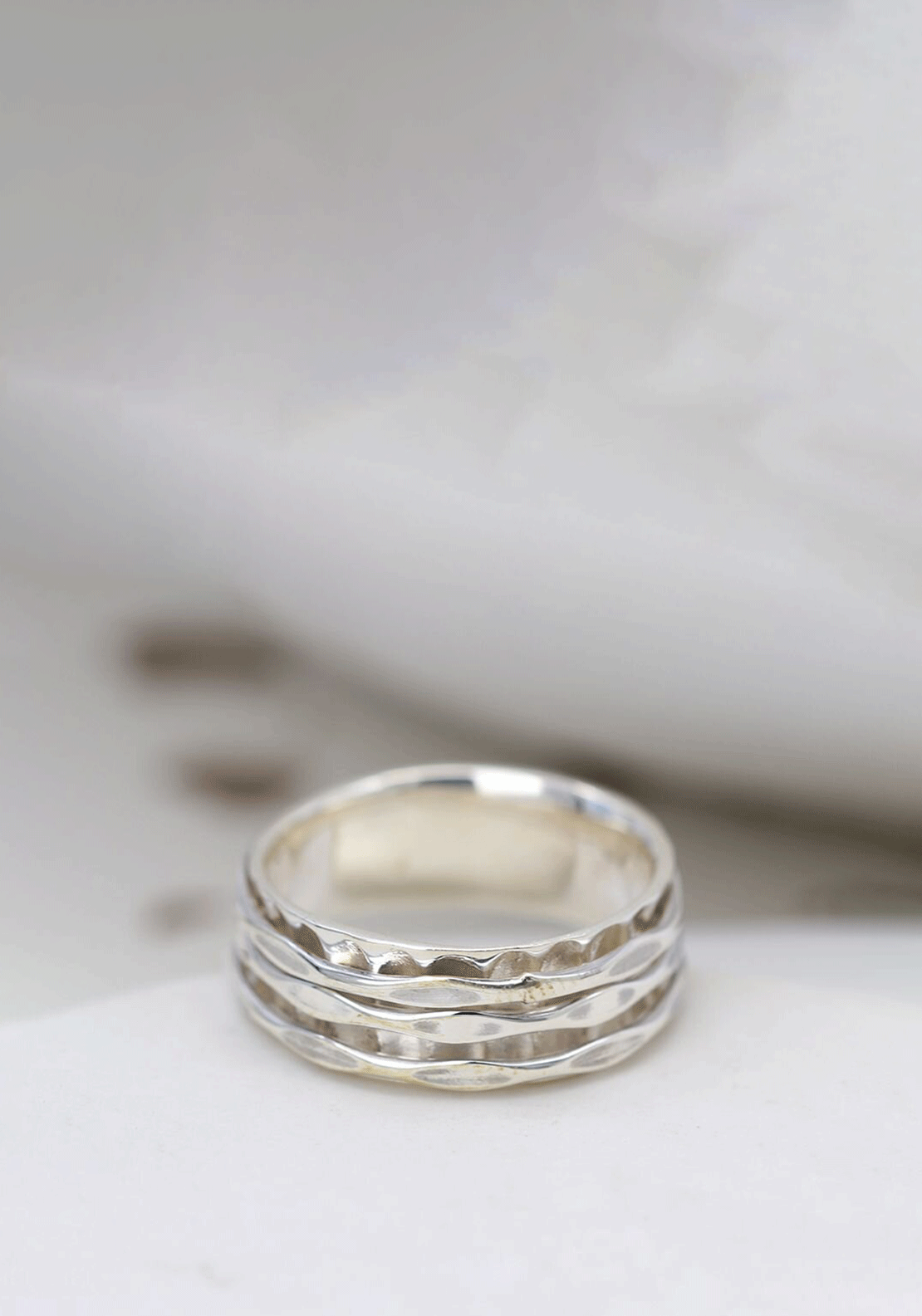POM Triple Hammered Bands Spinning Ring, Silver Size 59
