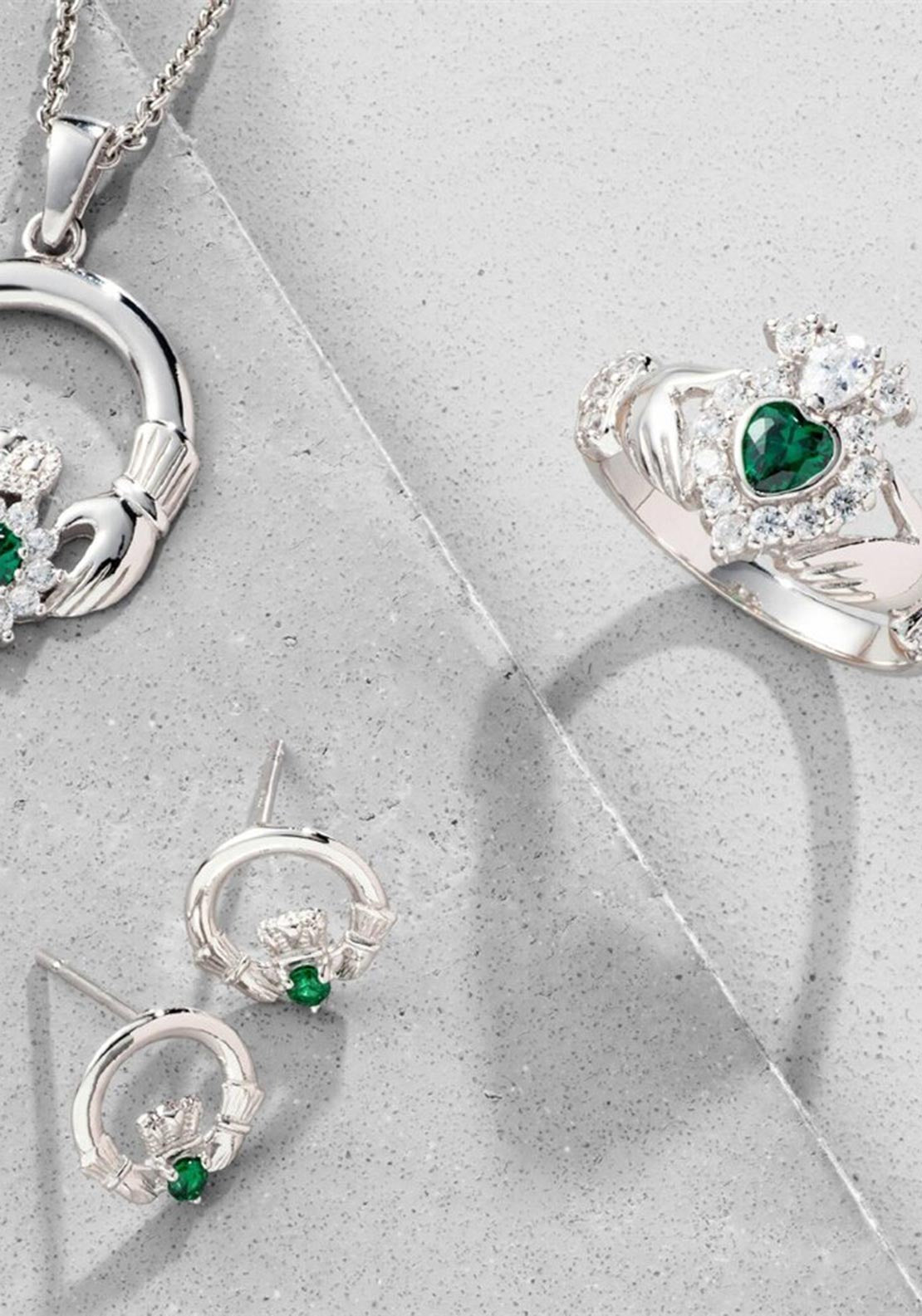 Green Crystal Sparkle Claddagh Silver Ring 9