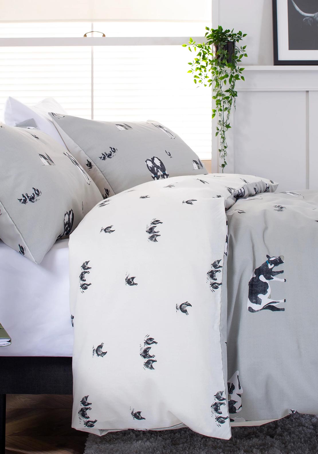 Deyongs Cows Sheep Chickens Print Duvet Set, Grey