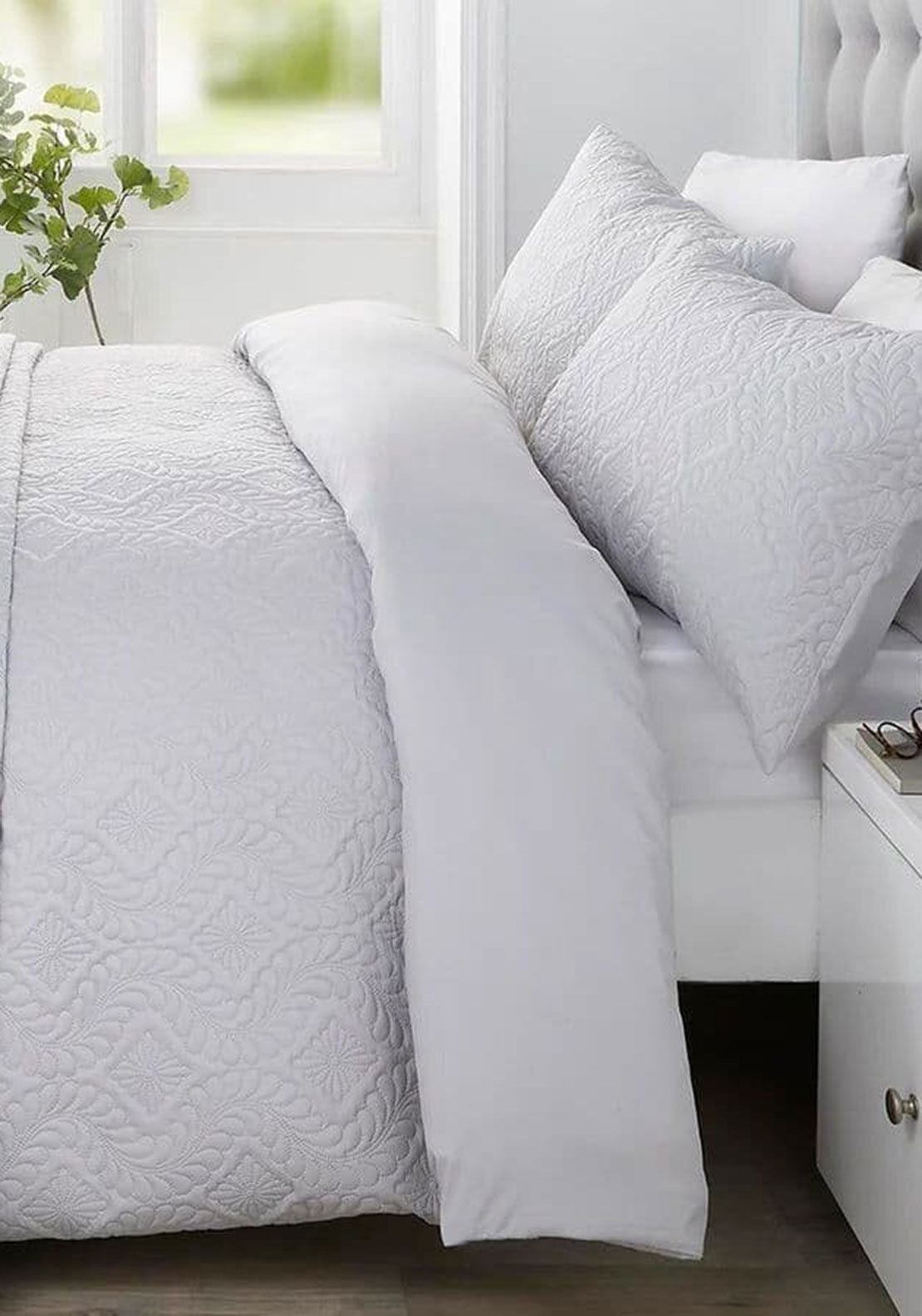 Serene Gianna Duvet Set, White